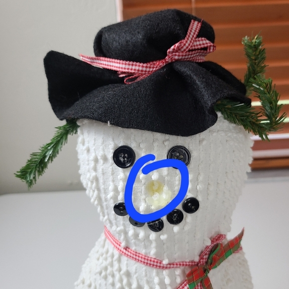 Snowman  Set of Three White Chenille Fabric Hats Scarf Christmas Winter Holiday - Picture 10 of 10